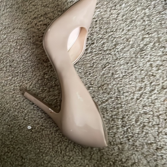 Heels - Picture 6 of 9